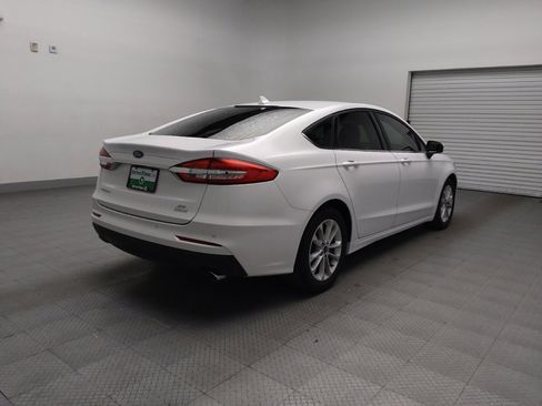 Used 2020 Ford Fusion SE image 9