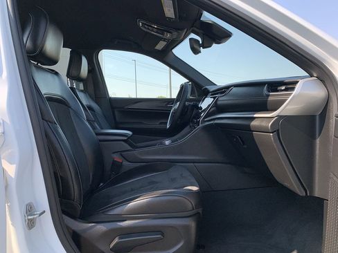 Used 2024 Jeep Grand Cherokee L Laredo image 33