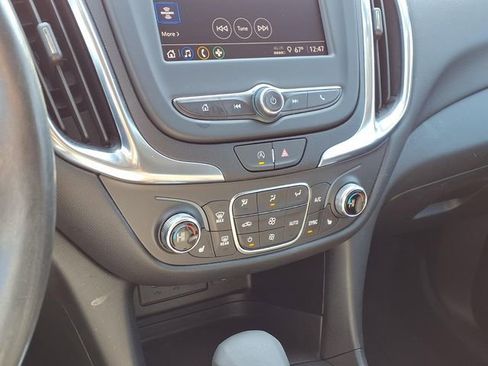 Used 2022 Chevrolet Equinox LT image 10