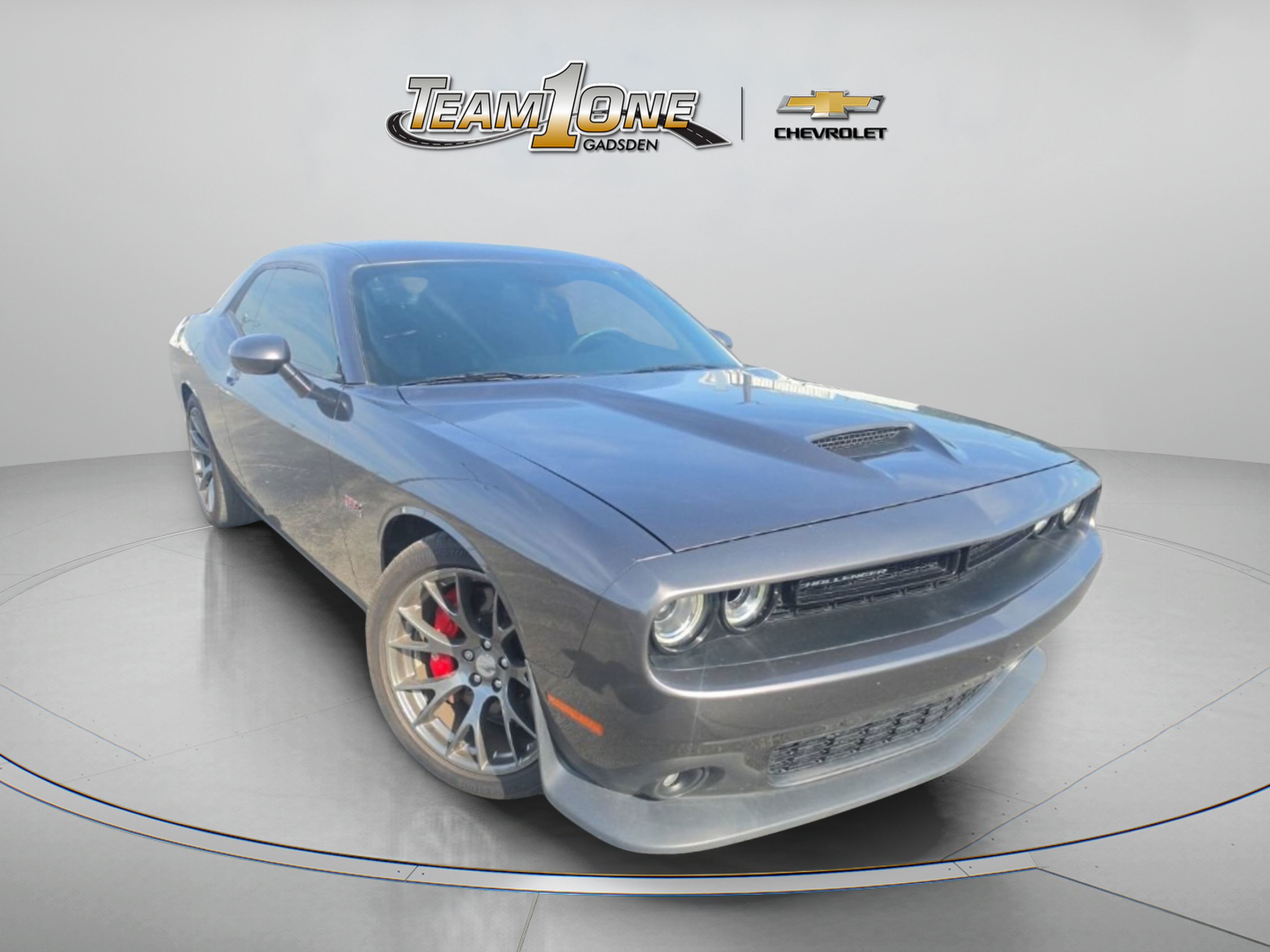 Used 2016 Dodge Challenger SRT w/ Technology Group RWD image 1