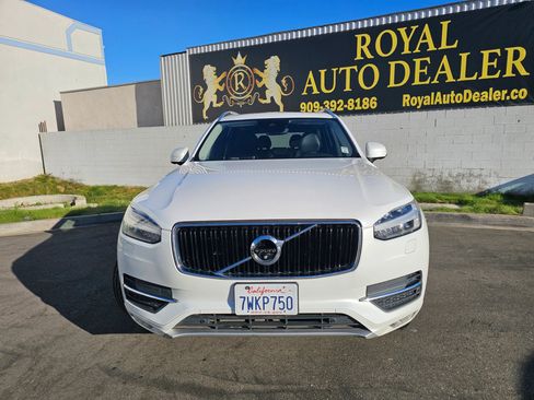 Used 2017 Volvo XC90 T6 Momentum w/ Vision Package AWD/4WD image 2