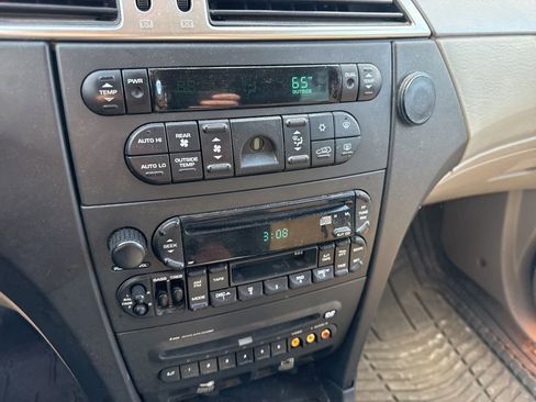 Used 2005 Chrysler Pacifica Touring AWD/4WD image 10