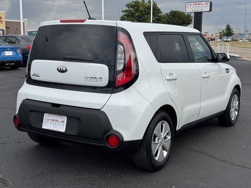 Used 2015 Kia Soul FWD image 5