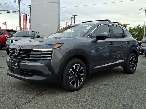 New 2026 Nissan Kicks SV w/ SV Premium Package image 2