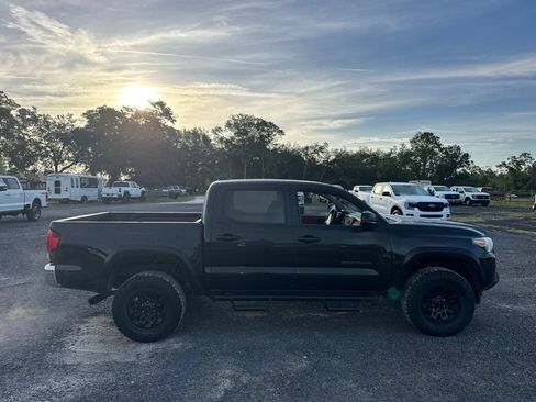 Used 2021 Toyota Tacoma SR5 RWD image 6