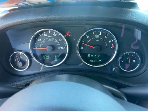 Used 2015 Jeep Wrangler Unlimited Rubicon w/ Dual Top Group AWD/4WD image 14