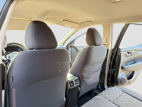 Used 2018 Nissan Rogue Sport SV w/ SV All-Weather Package AWD/4WD image 6