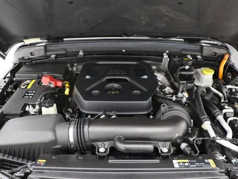 Used 2024 Jeep Wrangler Unlimited w/ Convenience Group image 26