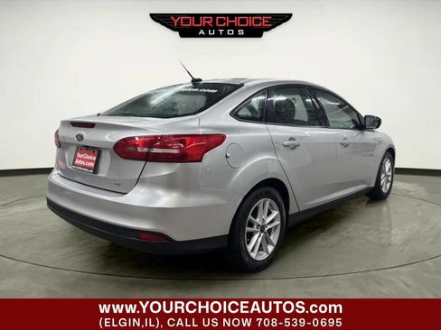 Used 2017 Ford Focus SE image 5