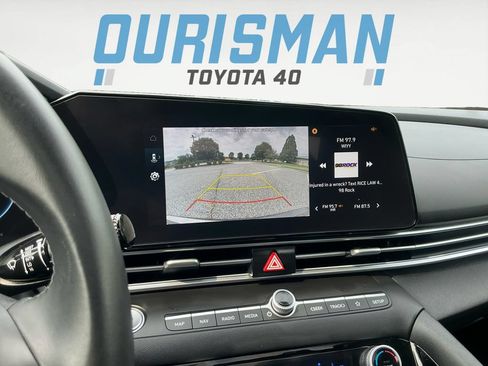 Used 2025 Hyundai Elantra Limited FWD image 22