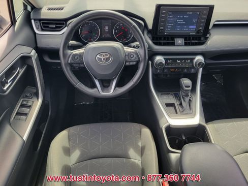 Used 2022 Toyota RAV4 XLE w/ Convenience Package image 12