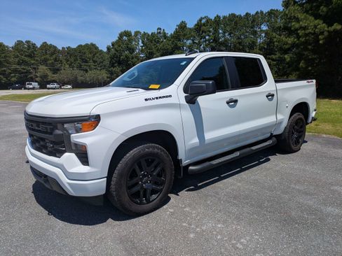 Used 2024 Chevrolet Silverado 1500 Custom w/ Turbomax Blackout Package AWD/4WD image 2