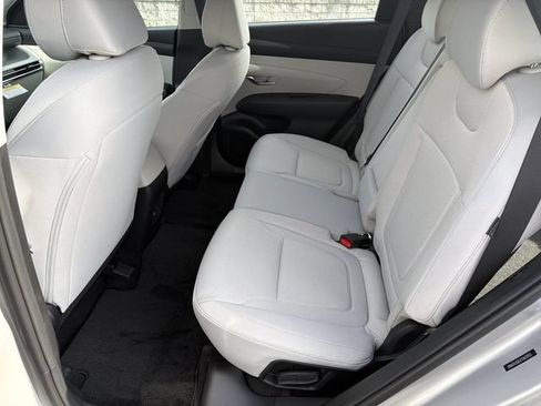 Certified 2026 Hyundai Tucson SE FWD image 18