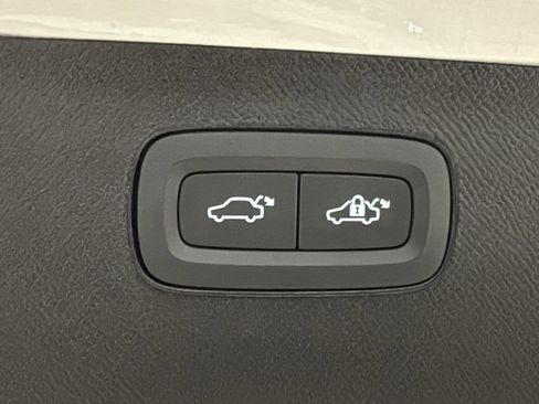 New 2026 Volvo XC90 T8 Plus w/ Protection Package Premier image 31