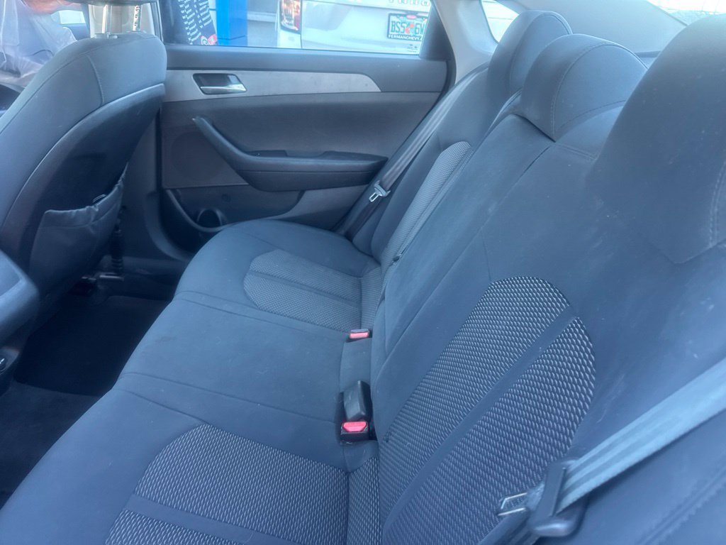 Used 2019 Hyundai Sonata SE w/ Winter Weather Package FWD image 9
