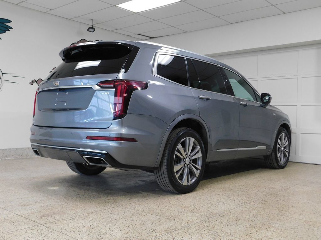 Used 2022 Cadillac XT6 Premium Luxury w/ Technology Package AWD/4WD image 4