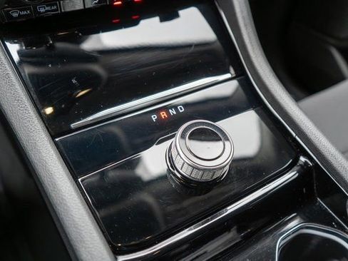 Used 2023 Jeep Grand Cherokee Laredo image 31