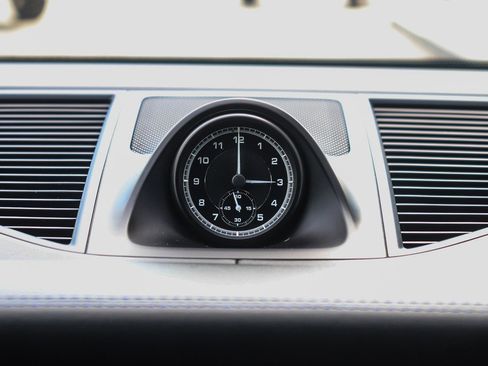 Used 2022 Porsche Macan Base image 19