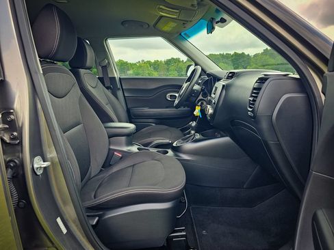 Used 2016 Kia Soul FWD image 33