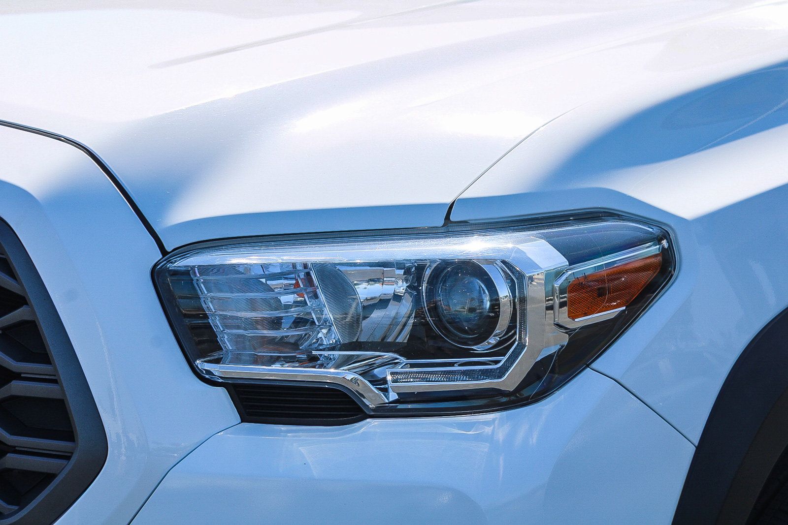 Used 2023 Toyota Tacoma TRD Off-Road AWD/4WD image 5