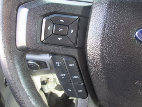 Used 2017 Ford F550 4x4 Regular Cab Super Duty image 25