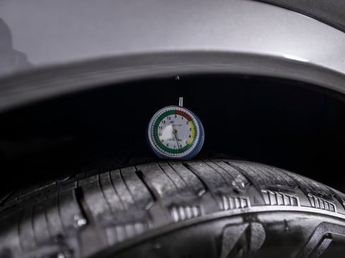 Used 2024 Porsche Cayenne Coupe image 24