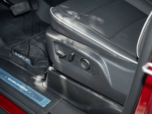 New 2025 Chevrolet Suburban Premier image 17