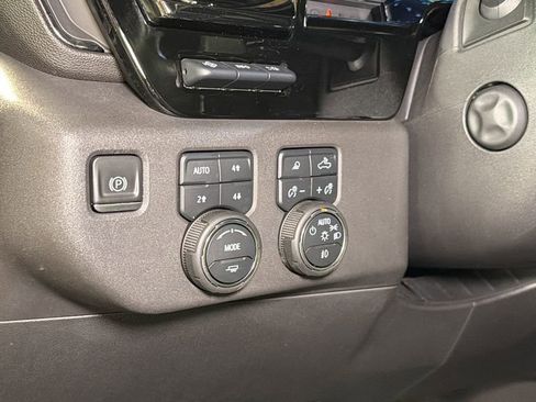 Used 2023 Chevrolet Silverado 1500 ZR2 w/ Technology Package AWD/4WD image 27