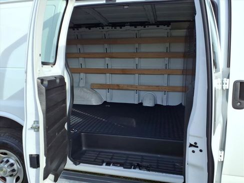 Used 2024 Chevrolet Express 2500 w/ Driver Convenience Package image 4