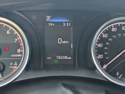 Used 2023 Toyota Camry LE FWD image 11