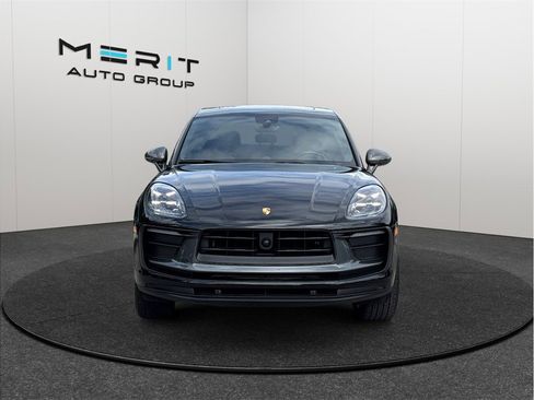 Used 2023 Porsche Macan Turbo AWD/4WD image 3