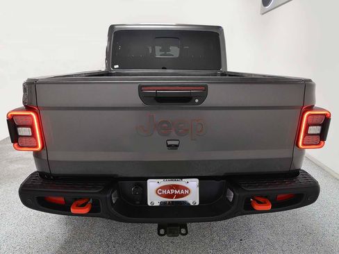 Used 2025 Jeep Gladiator Mojave AWD/4WD image 5