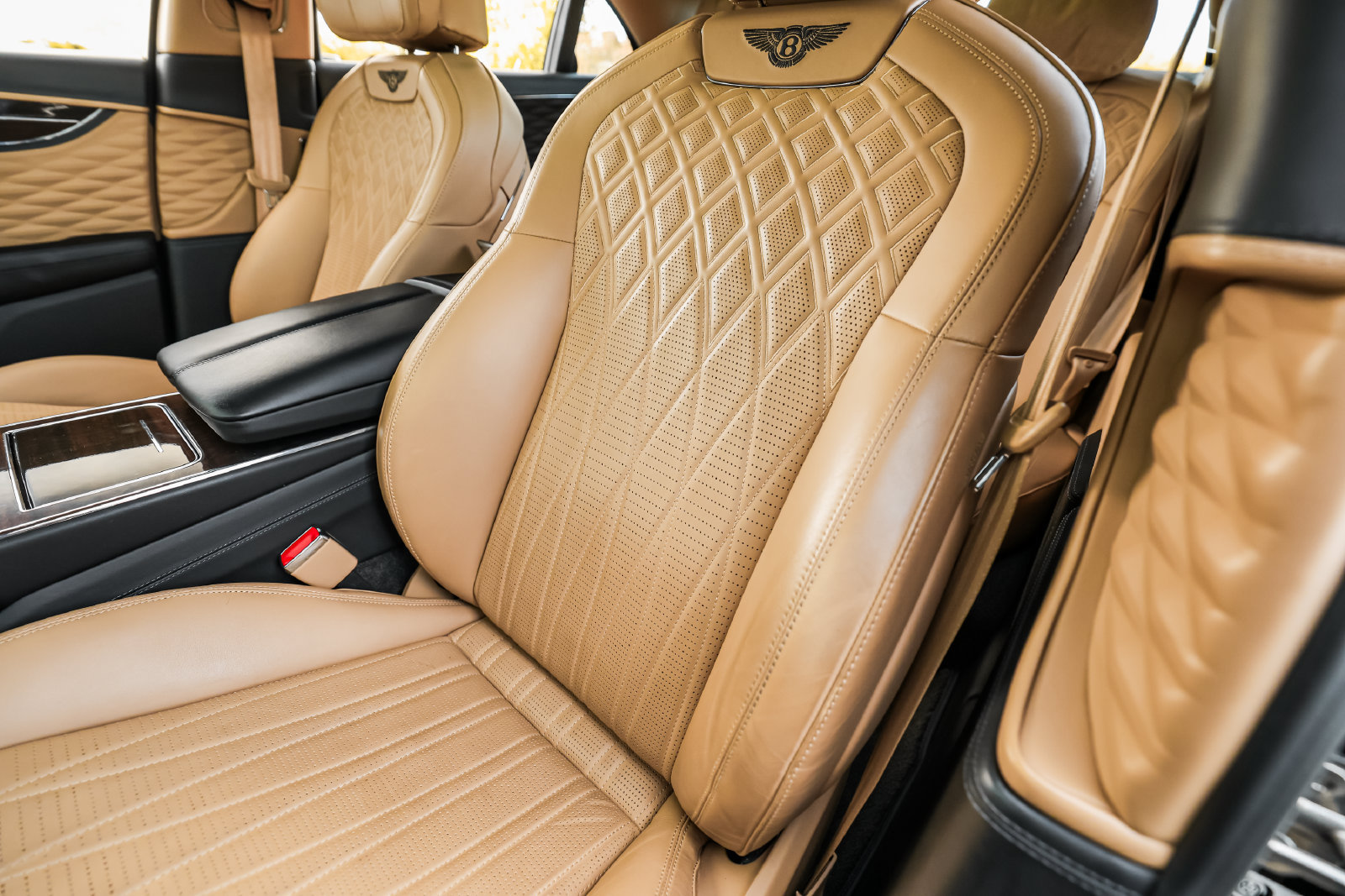 Certified 2022 Bentley Flying Spur V8 AWD/4WD image 28