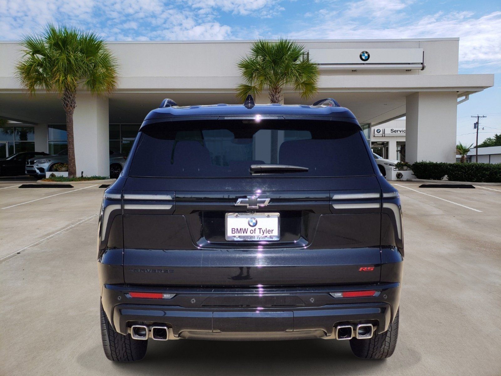 Used 2024 Chevrolet Traverse RS w/ LPO, Cargo Package FWD image 5