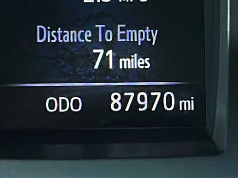 Used 2022 Toyota Tacoma SR5 w/ Technology Package image 18