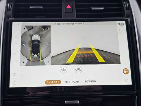 New 2025 Land Rover Discovery Dynamic SE image 28
