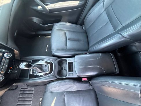 Used 2017 Nissan Rogue SL FWD image 15