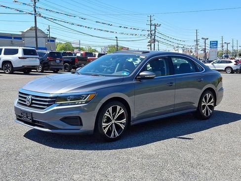 Used 2020 Volkswagen Passat 2.0T SEL FWD image 3