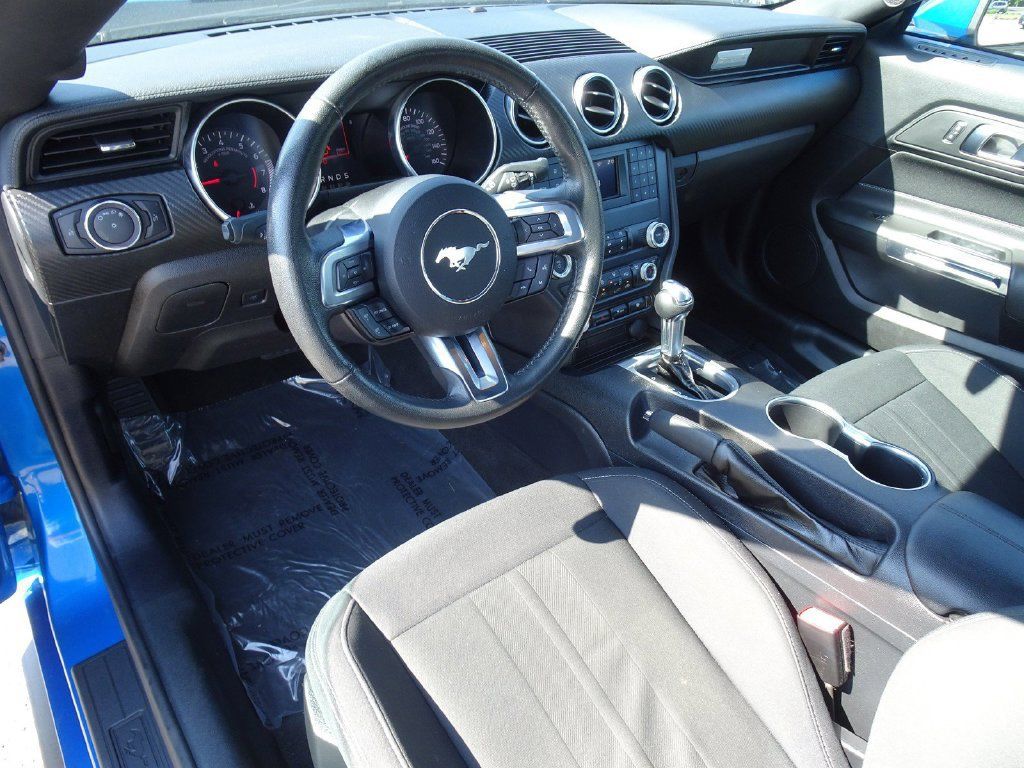 Used 2021 Ford Mustang Coupe RWD image 11