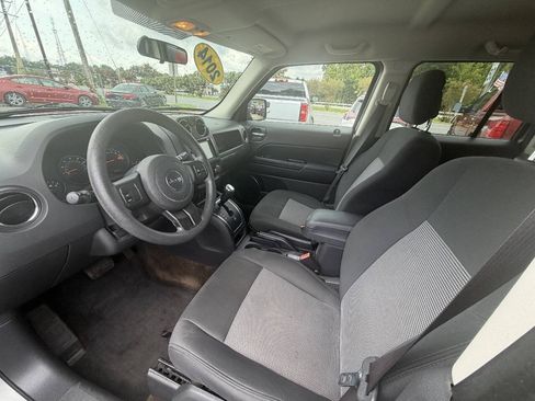 Used 2014 Jeep Patriot Sport AWD/4WD image 10