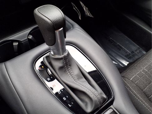 Certified 2025 Honda HR-V LX image 19