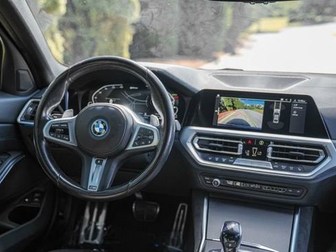 Used 2022 BMW 330e w/ M Sport Package RWD image 25
