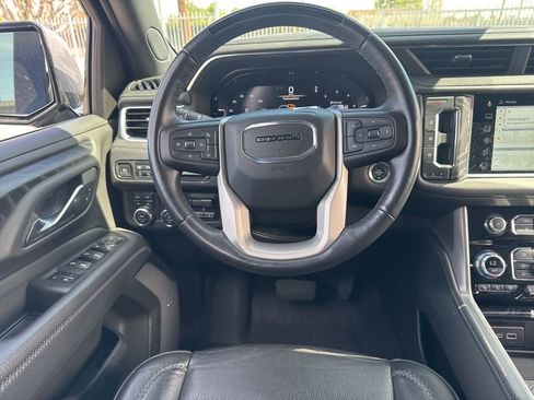 Used 2023 GMC Yukon Denali w/ Denali Reserve Package image 15