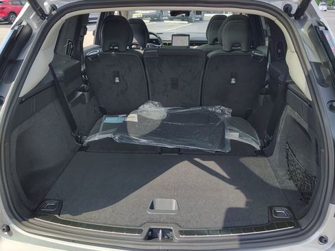 New 2025 Volvo EX90 Ultra image 35