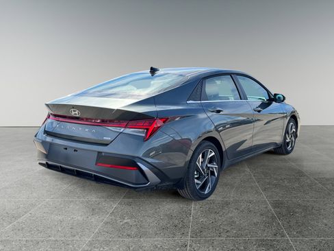 New 2026 Hyundai Elantra Limited image 5