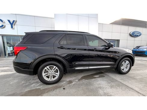 Used 2020 Ford Explorer XLT w/ Equipment Group 202A image 8