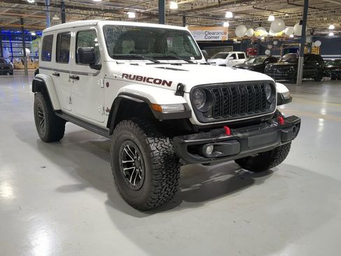 Used 2024 Jeep Wrangler Unlimited Rubicon image 3