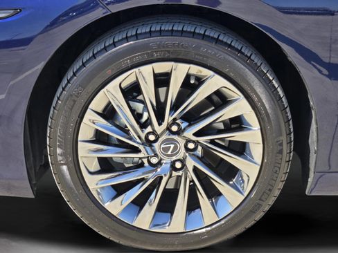 Used 2025 Lexus ES 350 Ultra Luxury w/ Accessory Package (Z2) image 8