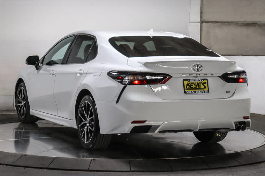 Certified 2024 Toyota Camry SE FWD image 5