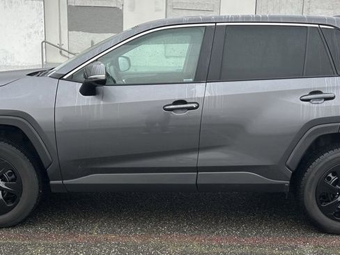 Certified 2022 Toyota RAV4 LE image 8